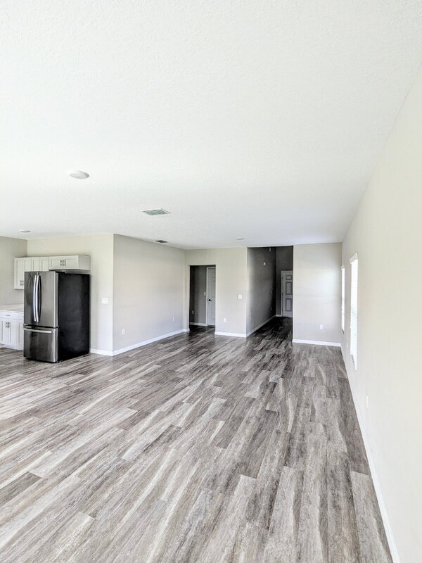 Building Photo - 13089 Oak Hill Way