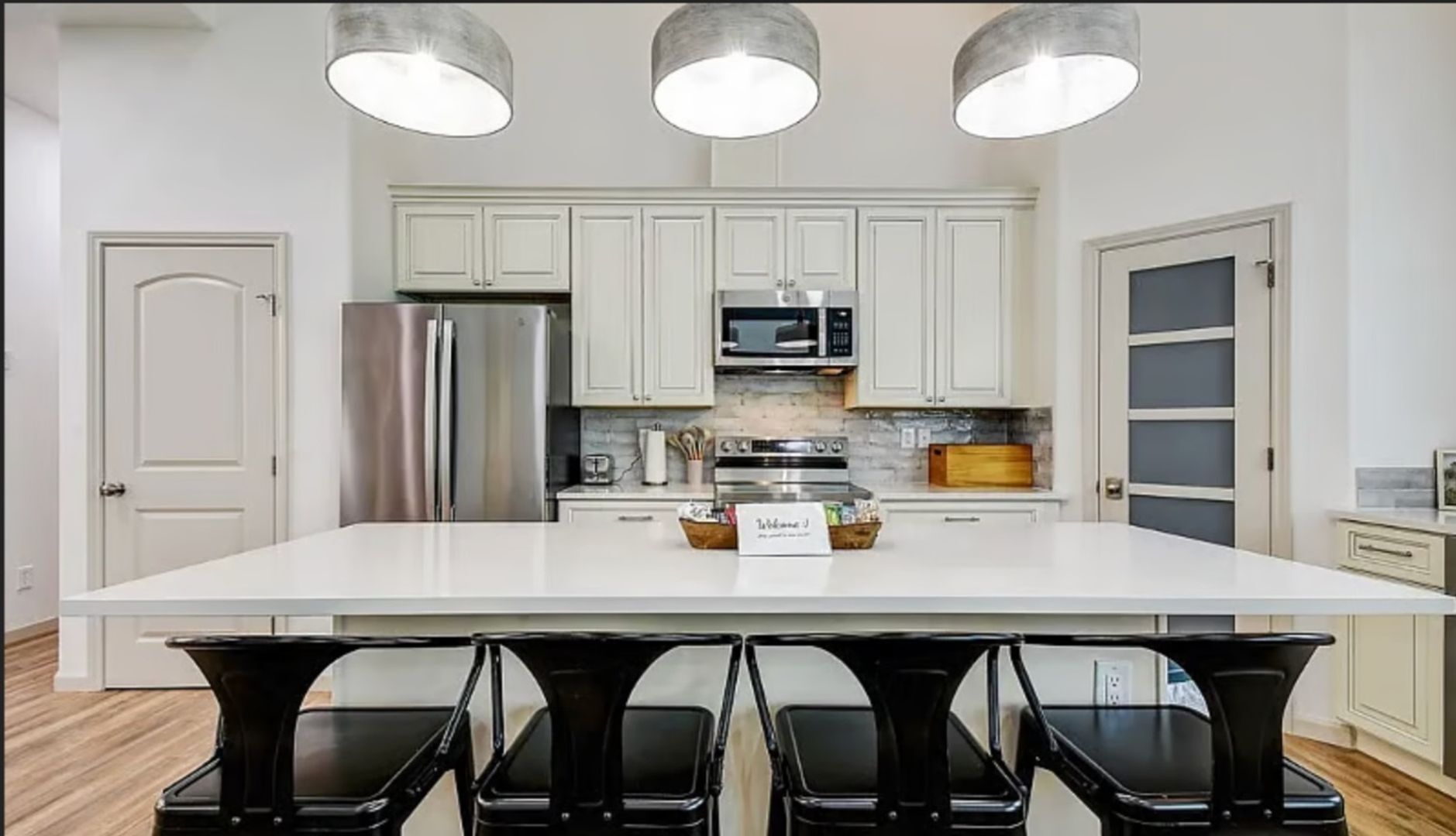 Building Photo - 210 Cottage St