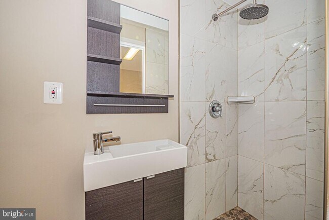 Building Photo - 22619 Upperville Heights Square