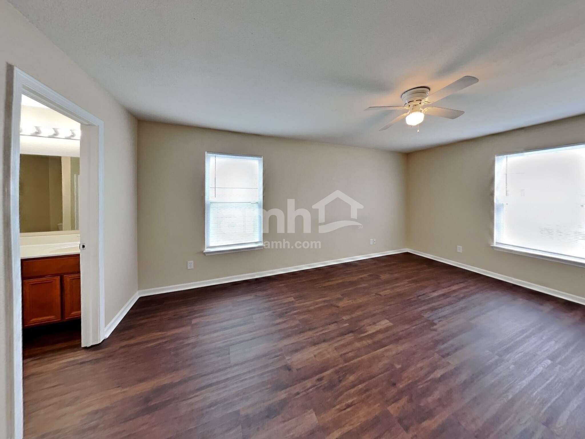 Building Photo - 1622 Carriage Cir