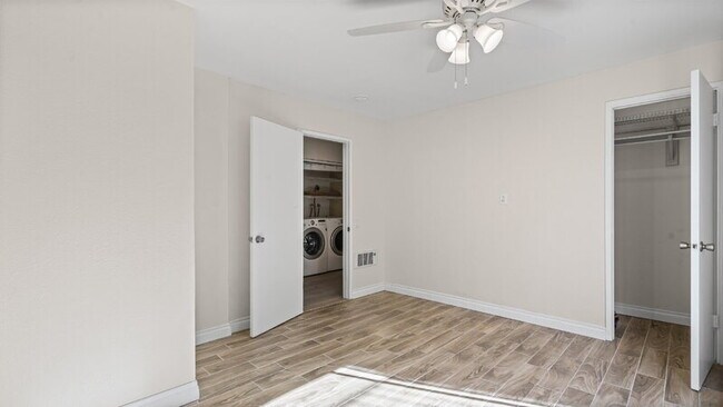 Building Photo - 1281 34th St