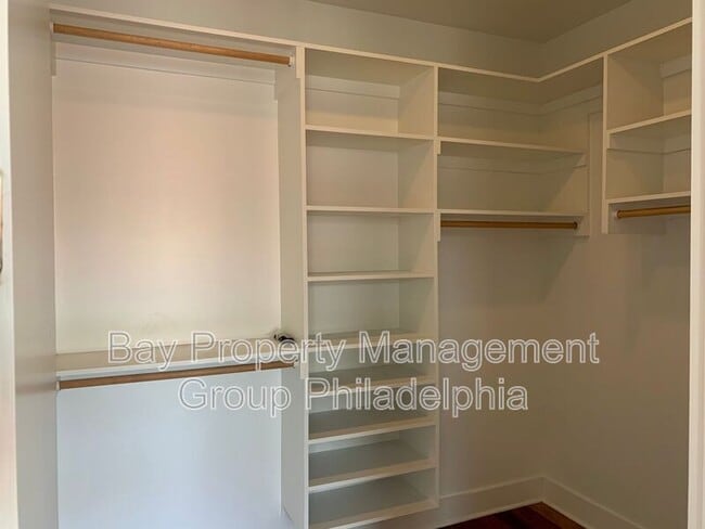 Building Photo - 842 N American St