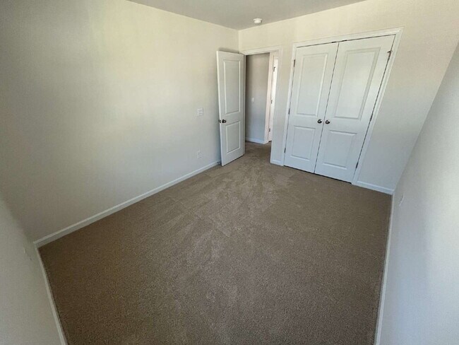 Building Photo - 228 Canopy Dr