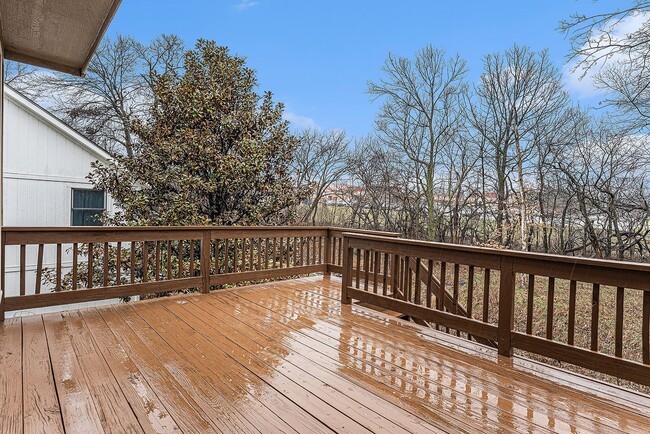 Building Photo - 4 Bed 5 Bath home creek view in back