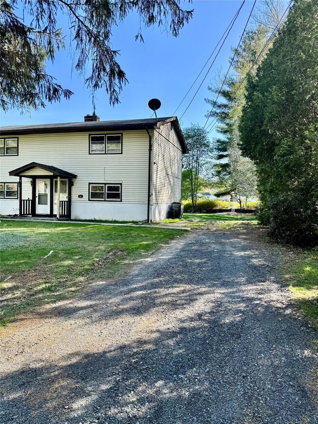 Building Photo - 1 Maple Ln