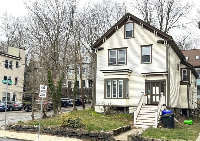 Building Photo - 269 Lamartine St