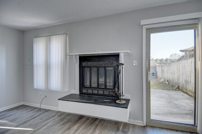 Building Photo - FOR RENT - KEMPSVILLE AREA, VIRGINIA BEACH!