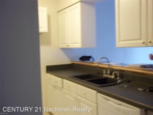 Building Photo - 2 br, 2 bath House - 113 Roane Drive Apt# D