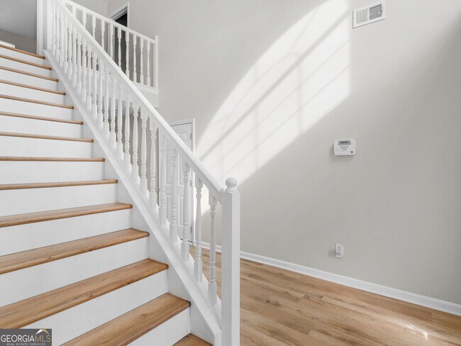 Building Photo - 230 Millstone Dr