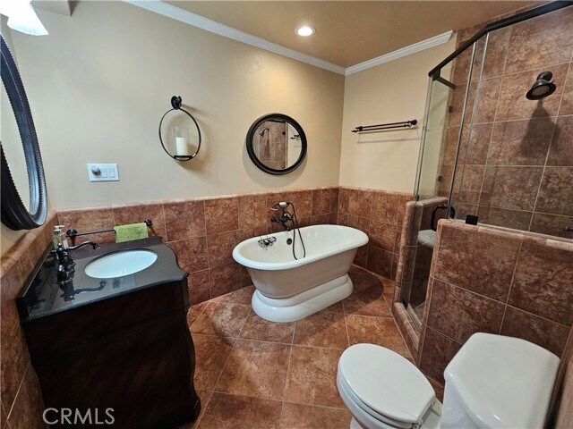 Building Photo - 639 Alta Loma Dr