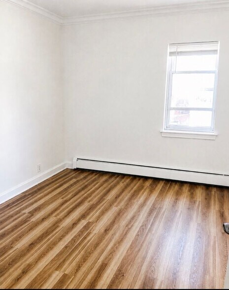 Building Photo - 274 W 236th St