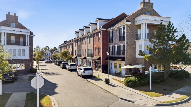 Building Photo - 3557 Bristol Ln