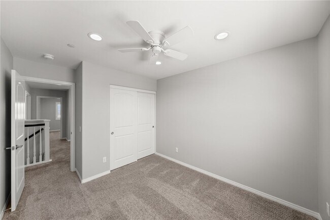 Building Photo - 37749 Fiesta Flower St