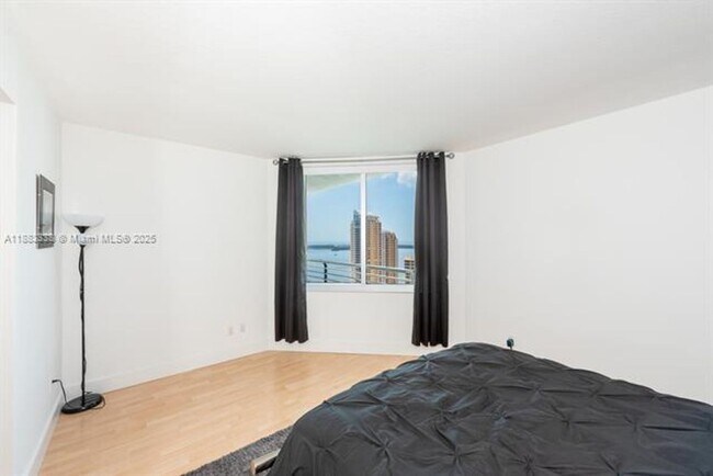 Building Photo - 325 S Biscayne Blvd