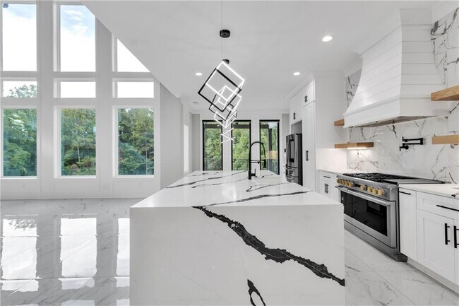 Building Photo - 3671 Hamilton Mill Rd