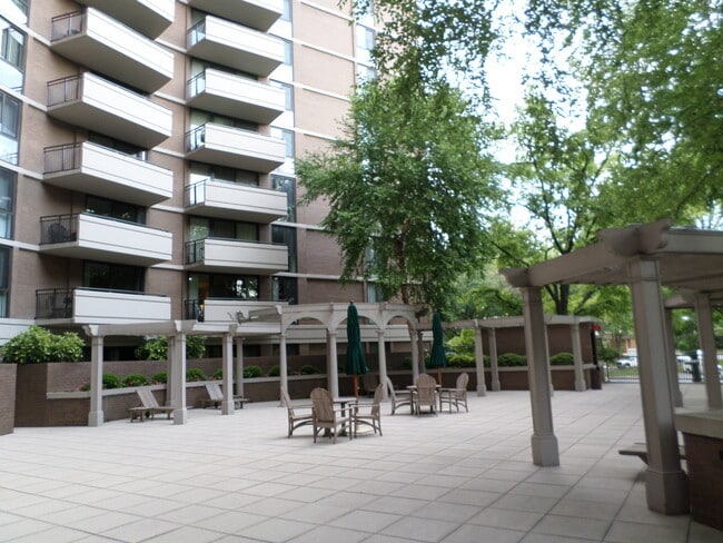 Building Photo - 4620 N Park Ave