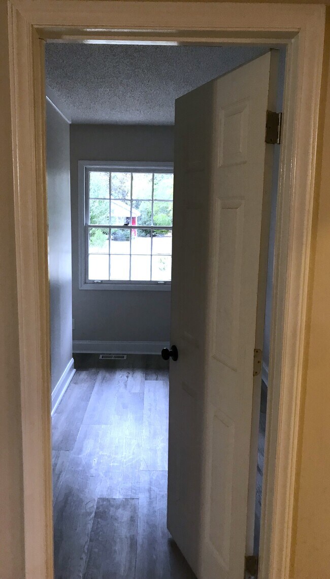 Storage/Pantry - 109 S Crestwood Dr