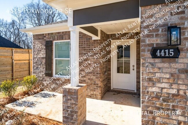 Building Photo - 4415 Foxwood Dr SE