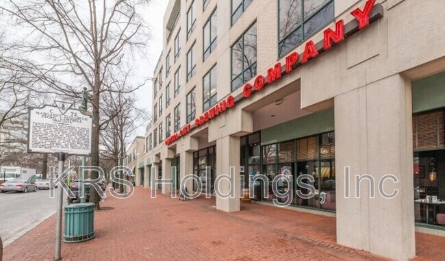 Building Photo - 1521 S George Mason Dr