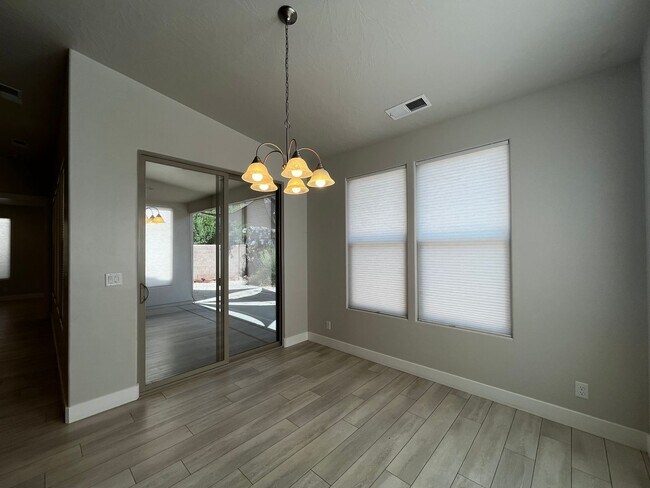 Building Photo - ADORABLE HOME IN BRIO FOR RENT!