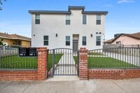 Building Photo - Beautiful Newer construction near LAX and Beaches