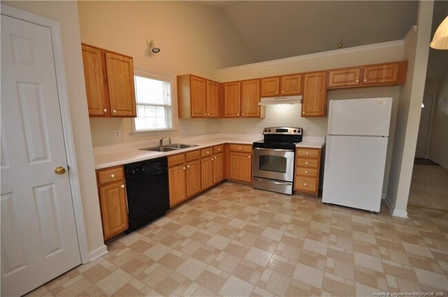 Building Photo - 701 Kavkaz St