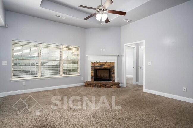 Building Photo - 473 River Crest Dr N