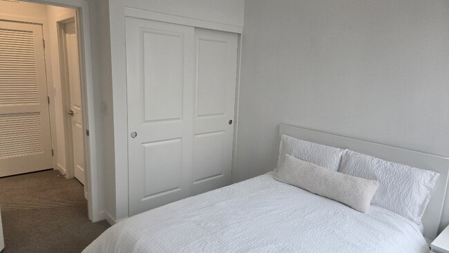 Building Photo - 2456 E Encanto Pso