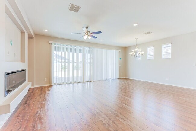 Building Photo - 20364 E Carriage Wy