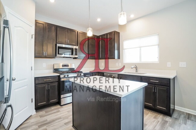 Building Photo - 992 Honeycomb Ln