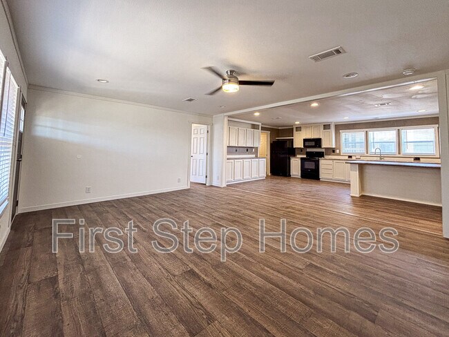 Building Photo - 1402 Cotopaxi St