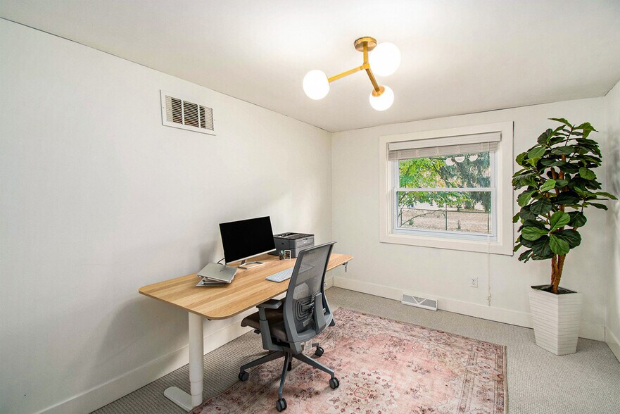 Building Photo - 1155 Carpenter Ave NW