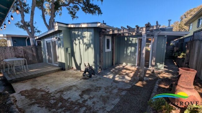 Building Photo - Bright and Cozy 3 Bedroom Home In Pacific Grove