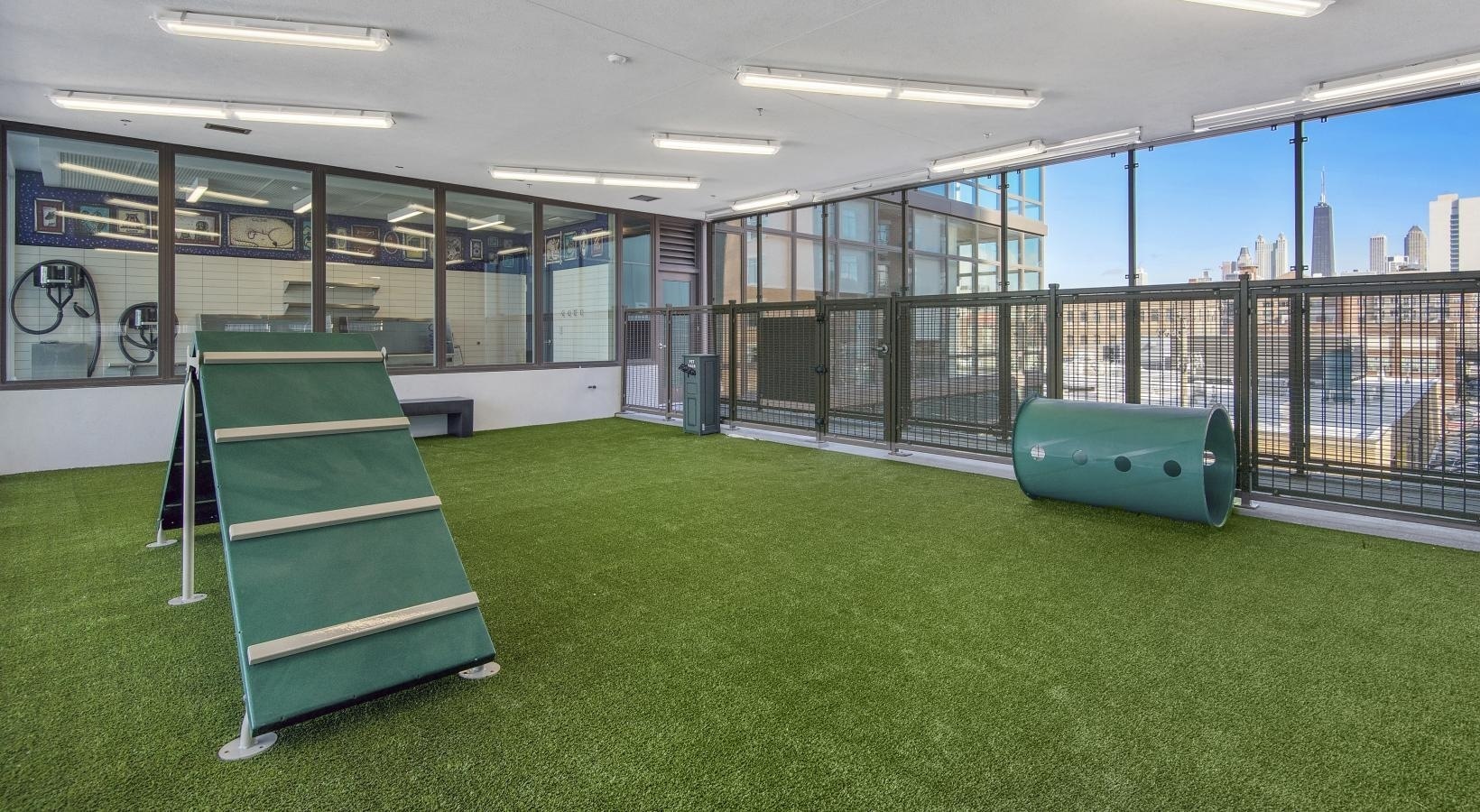 Building Photo - 942 W Huron St