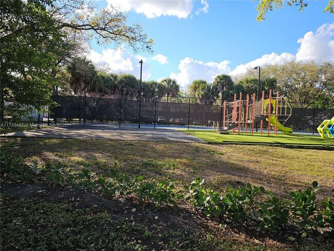 Building Photo - 4235 N University Dr