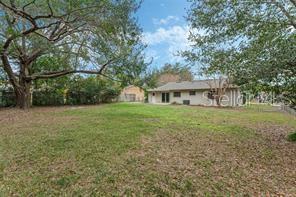 Building Photo - 924 Poplar Dr