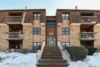 Building Photo - 290 Alpine Way