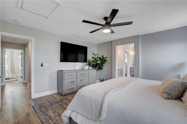 Building Photo - 10400 Raining Sky St