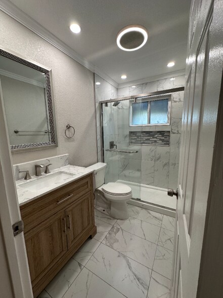 Building Photo - 276 Lippert Ave