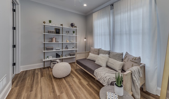 Building Photo - 1106 S Eldridge Ln