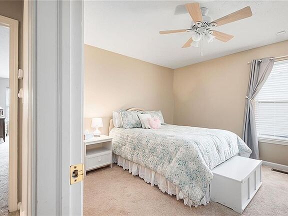 Building Photo - 1027 Pine Ridge Way