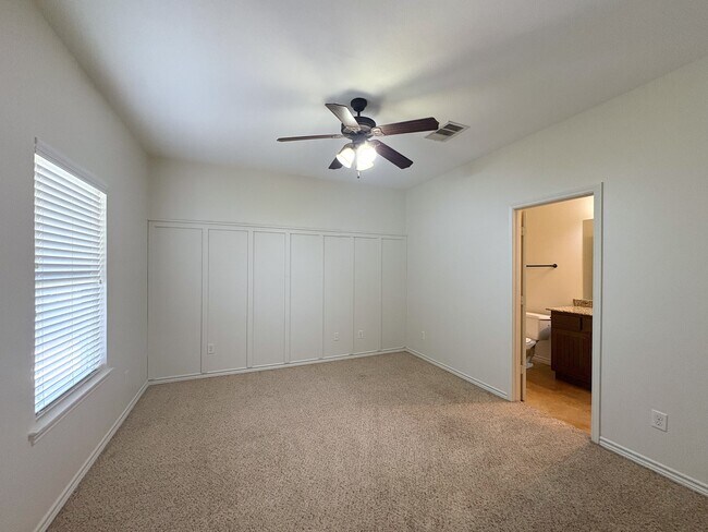 Building Photo - 3353 Keefer Loop