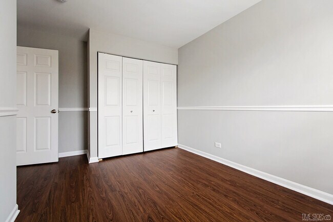 Building Photo - 3321 Bromley Ln