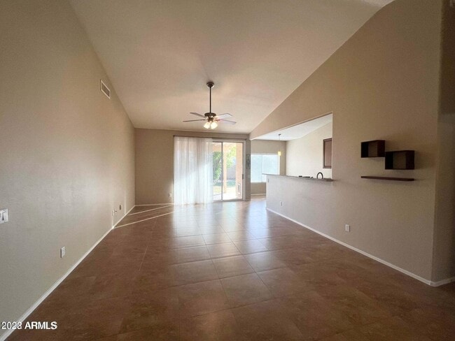 Building Photo - 721 E Jasper Dr