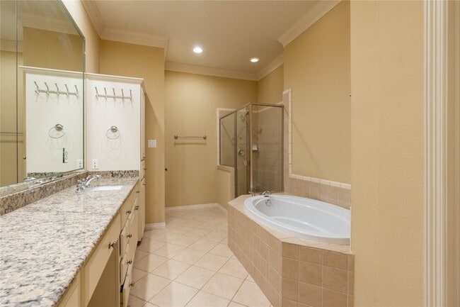 Building Photo - 18119 Frankford Lakes Cir