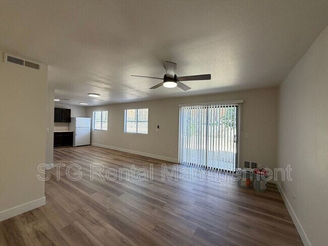 Building Photo - 462 W 300 N