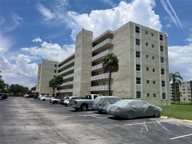 Building Photo - 301 SE 3rd St