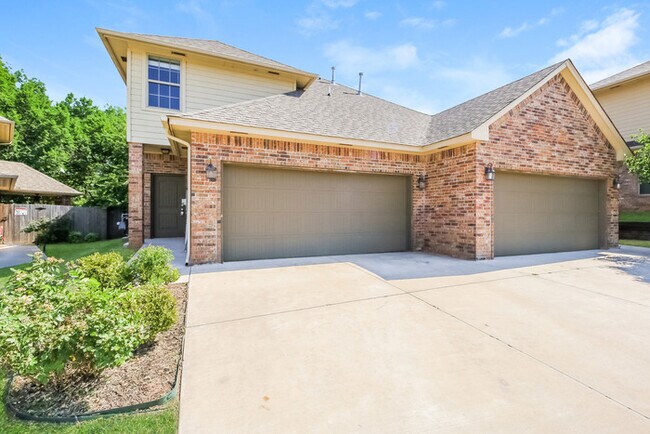 Building Photo - Beautiful Home!