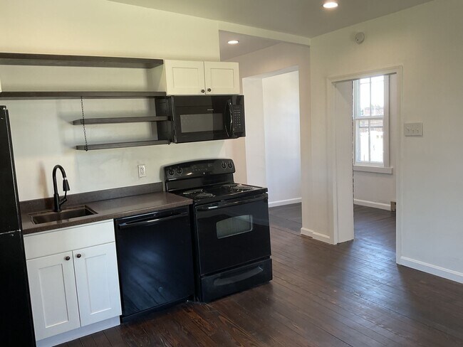Building Photo - 53 E Canal Rd