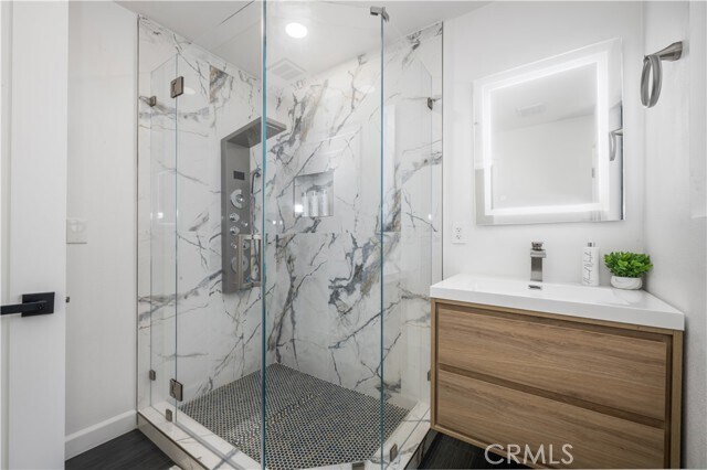 Building Photo - 122 21st St